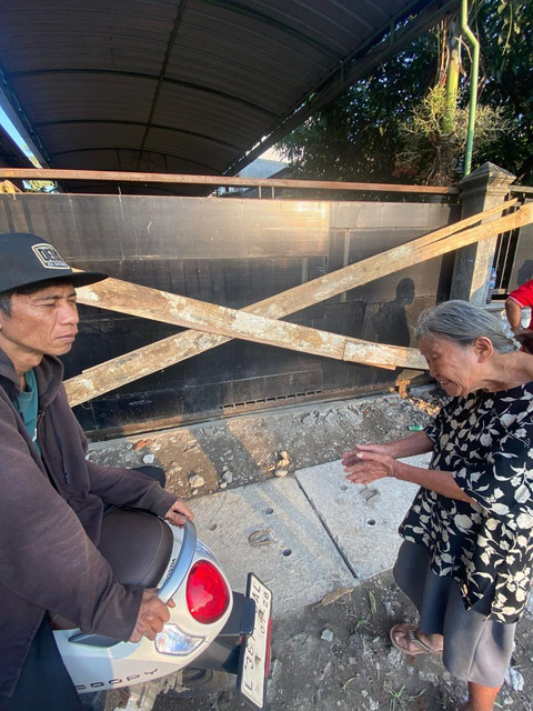 Nenek Elina Dibuang dari Rumahnya, Pemkot Surabaya Bertindak Nenek Elina Dibuang dari Rumahnya, Pemkot Surabaya Bertindak