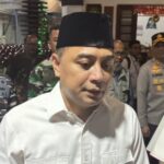 Pemkot Surabaya Larang Ponsel untuk Anak