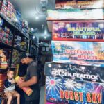 Ironi menyambut Tahun Baru, penjual kembang api Surabaya kecewa omzet turun 50 persen Ironi menyambut Tahun Baru, penjual kembang api Surabaya kecewa omzet turun 50 persen