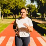Tren Jalan Kaki 2025: Dari Hot Girl Walk hingga Jalan Tradisional Jepang