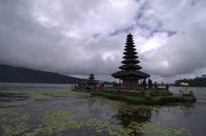 Danau Waikuri, Sumba Barat Daya: Liburan Akhir Tahun yang Indah untuk Keluarga