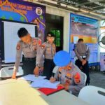 Kepala Propam Polresta Deliserdang Pemeriksa Personel di Pos Pengamanan dan Terpadu Ops Lilin Toba 2025