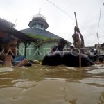 Rico Waas Temukan Penyebab Banjir di Sungai Batuan