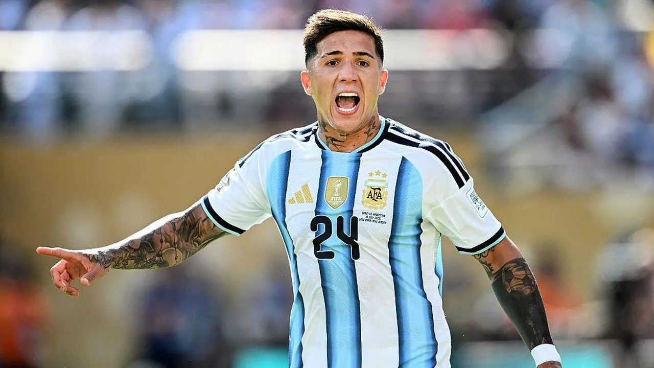 Chelsea Tegaskan Enzo Fernandez Bertahan, Tawaran Madrid dan City Lewat Tenggat