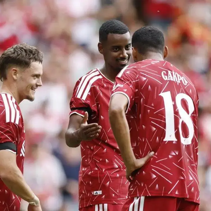 Jamie Carragher Ungkap Kekhawatiran Lini Tengah Liverpool