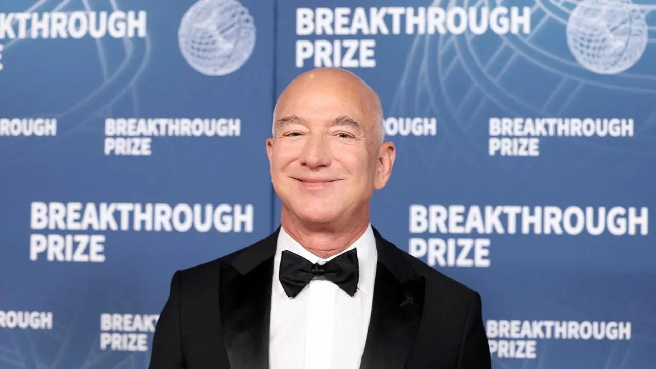 Kekuatan Finansial Baru: Jeff Bezos Masuk Kepemilikan Saham Liverpool